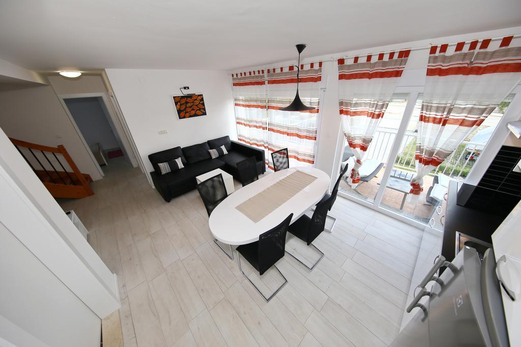 Apartments Matkovic Sveti Filip i Jakov Exterior foto