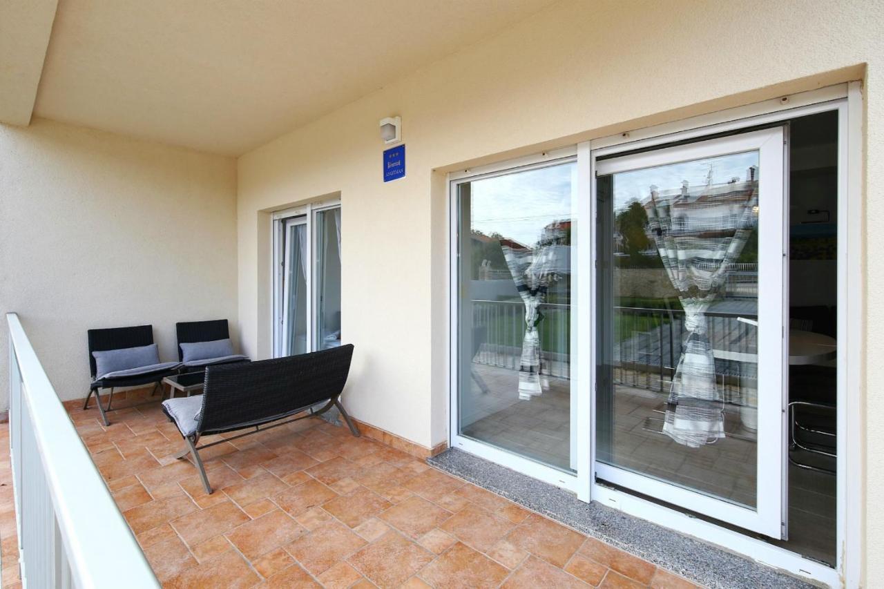 Apartments Matkovic Sveti Filip i Jakov Exterior foto